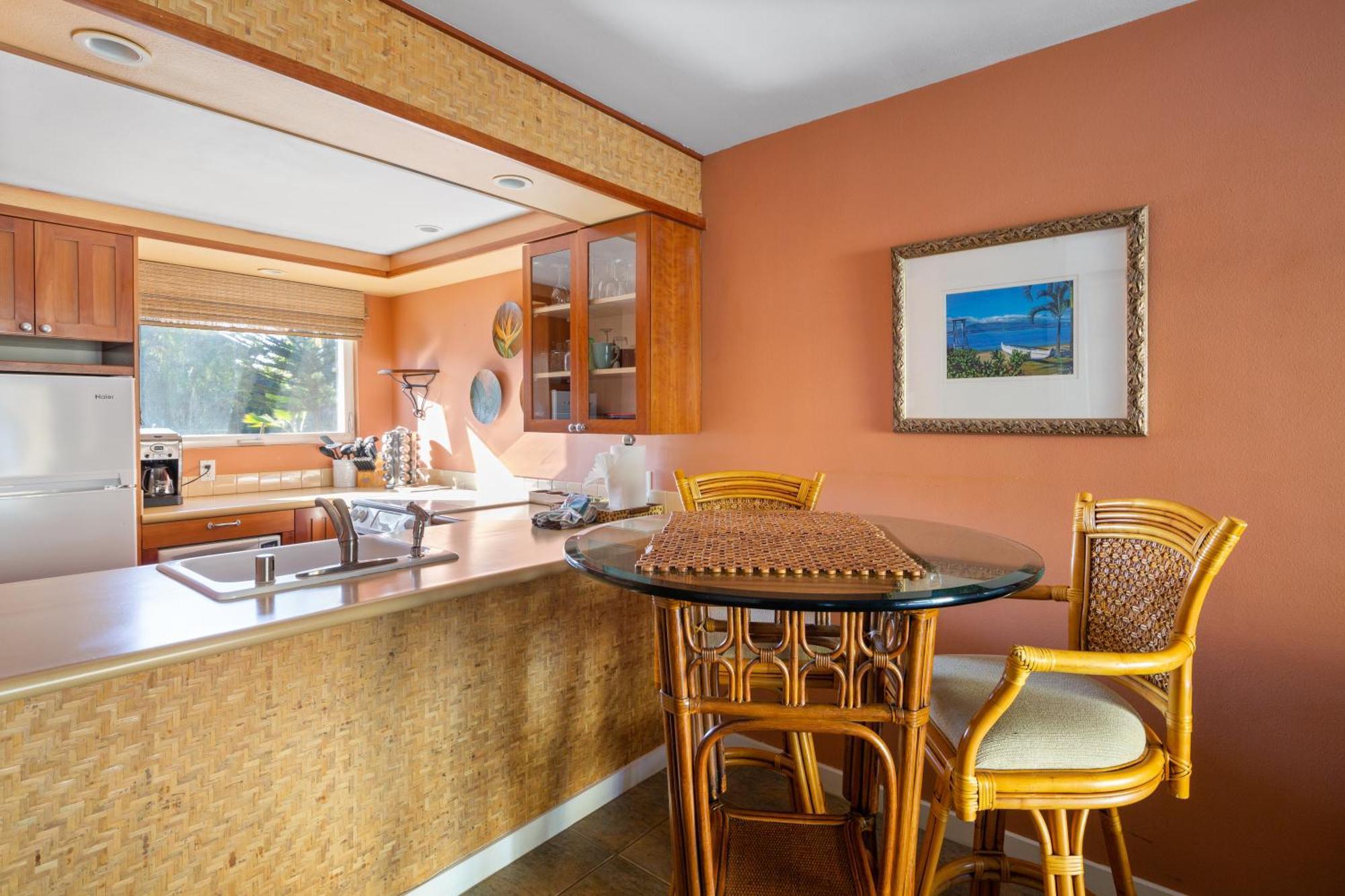 Bamboo Suite, 1 Bedroom, Sleeps 4, Pool & Bbq, Pre-Renovation Summer Sale Kihei Exterior photo